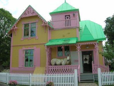 You can find all sorts of interesting houses to stay in when you house sit